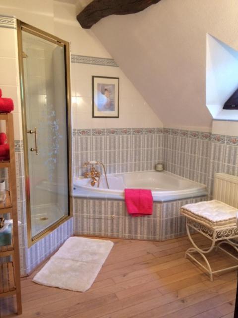 Bed and Breakfast Les 3 Roses Anjouin Exterior foto