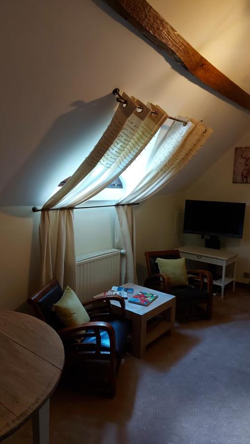 Bed and Breakfast Les 3 Roses Anjouin Exterior foto