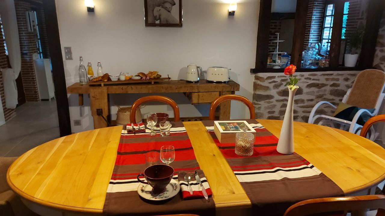 Bed and Breakfast Les 3 Roses Anjouin Exterior foto